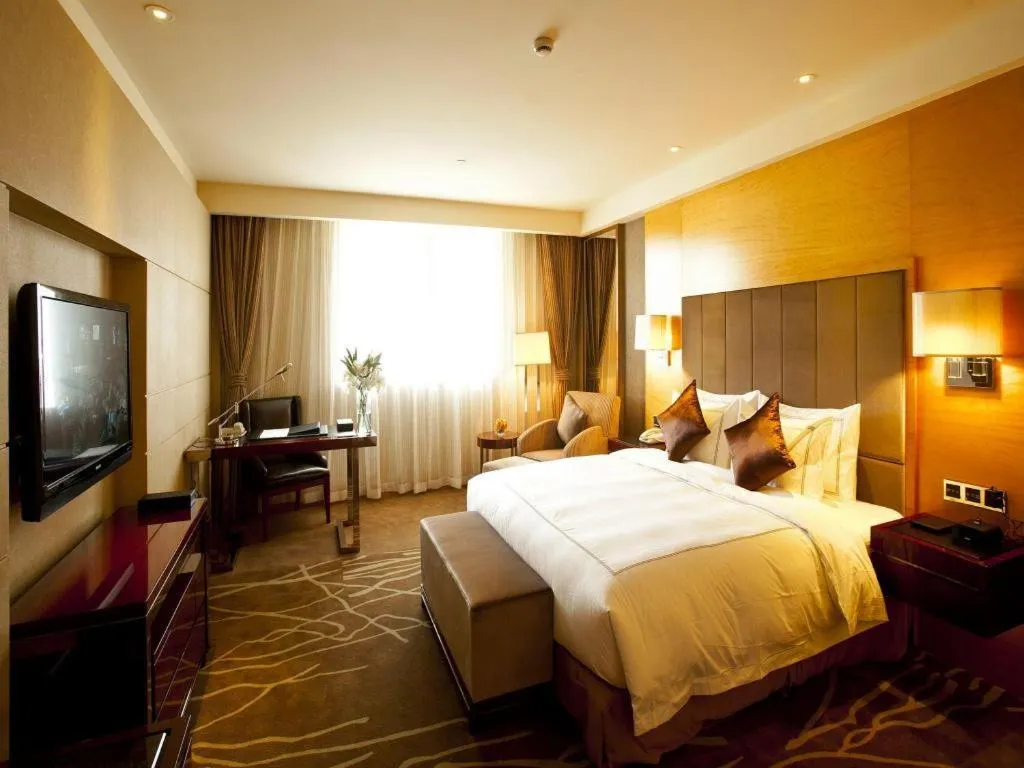 Bed in Gardenview Hotel