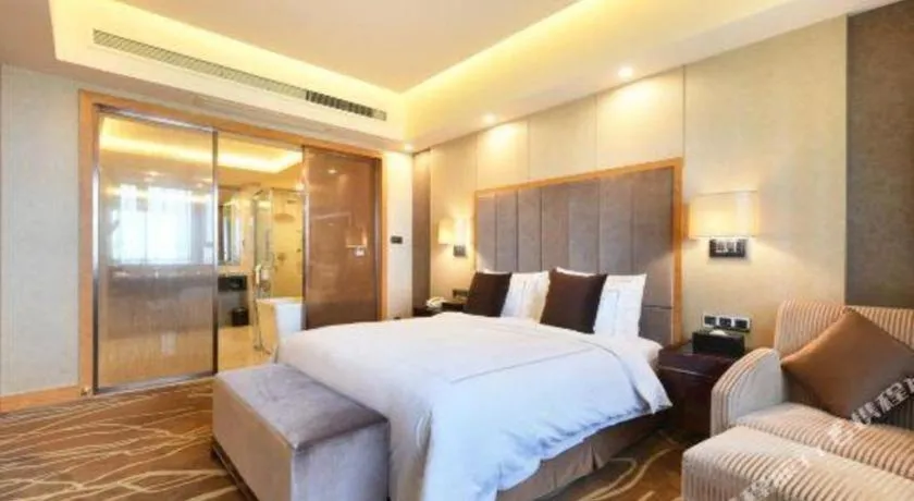 Bed in Gardenview Hotel