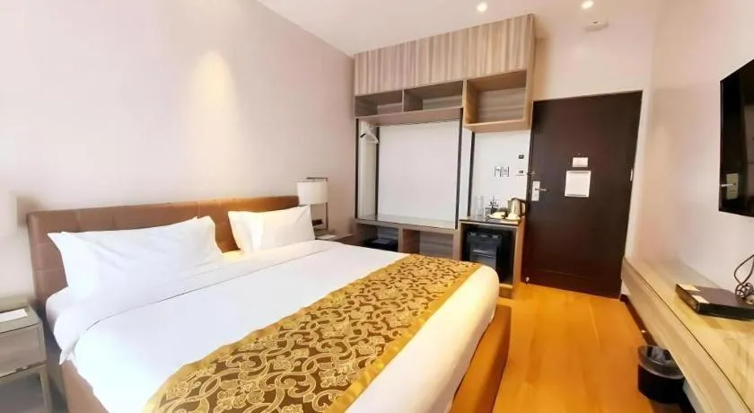 Bed in Avenue Suites