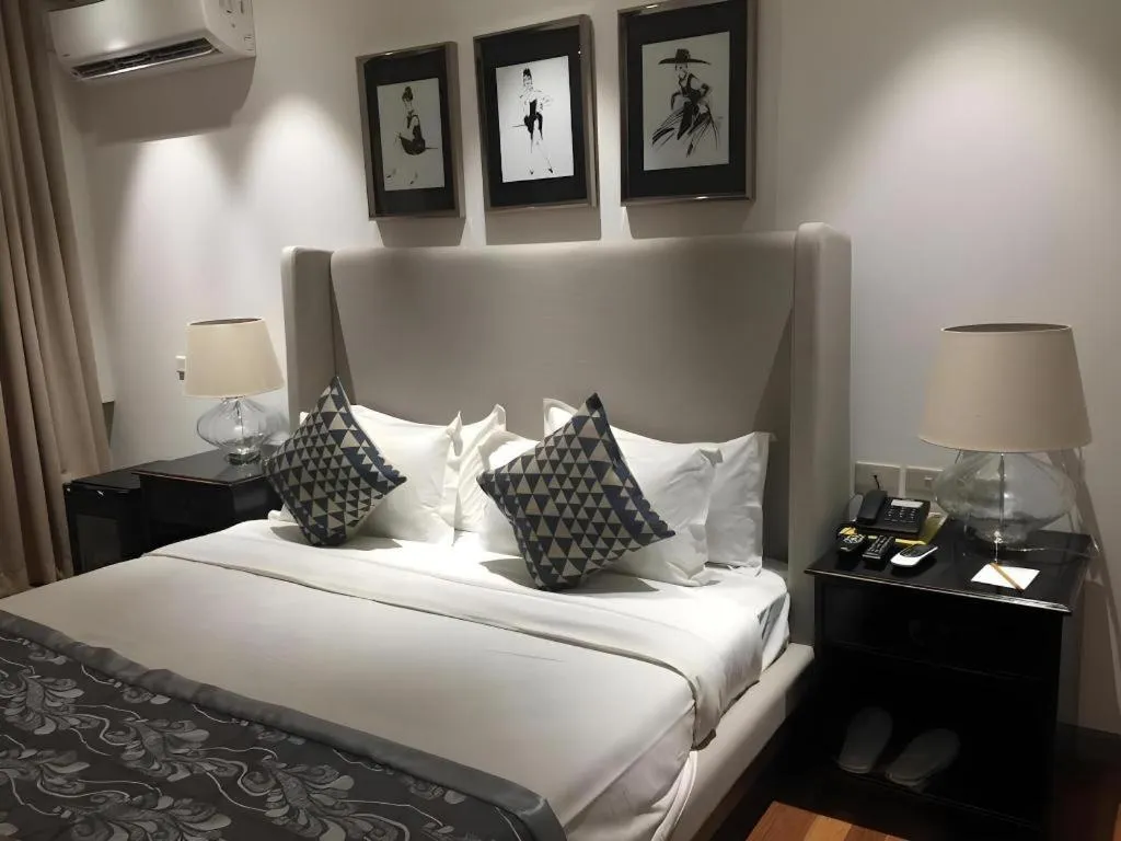 Bed in Avenue Suites