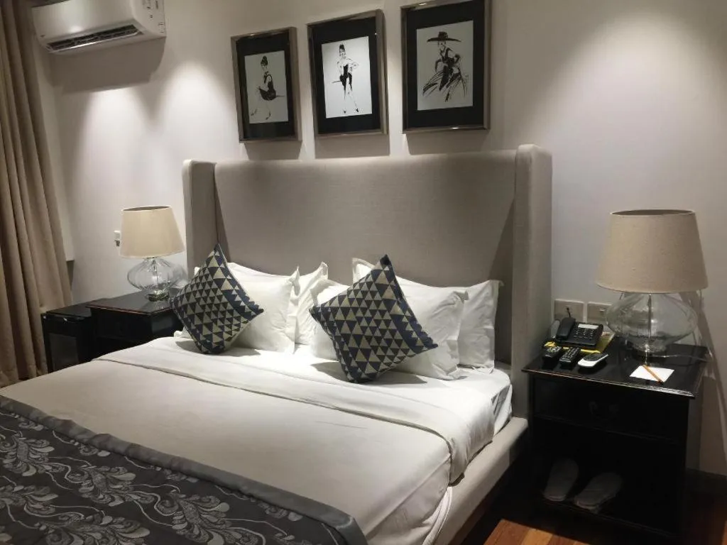 Bed in Avenue Suites