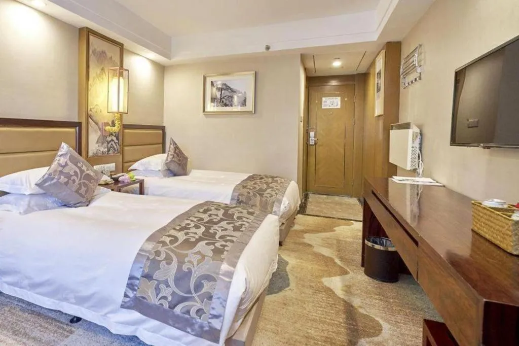 Bed in Huangshan Yupinglou Hotel