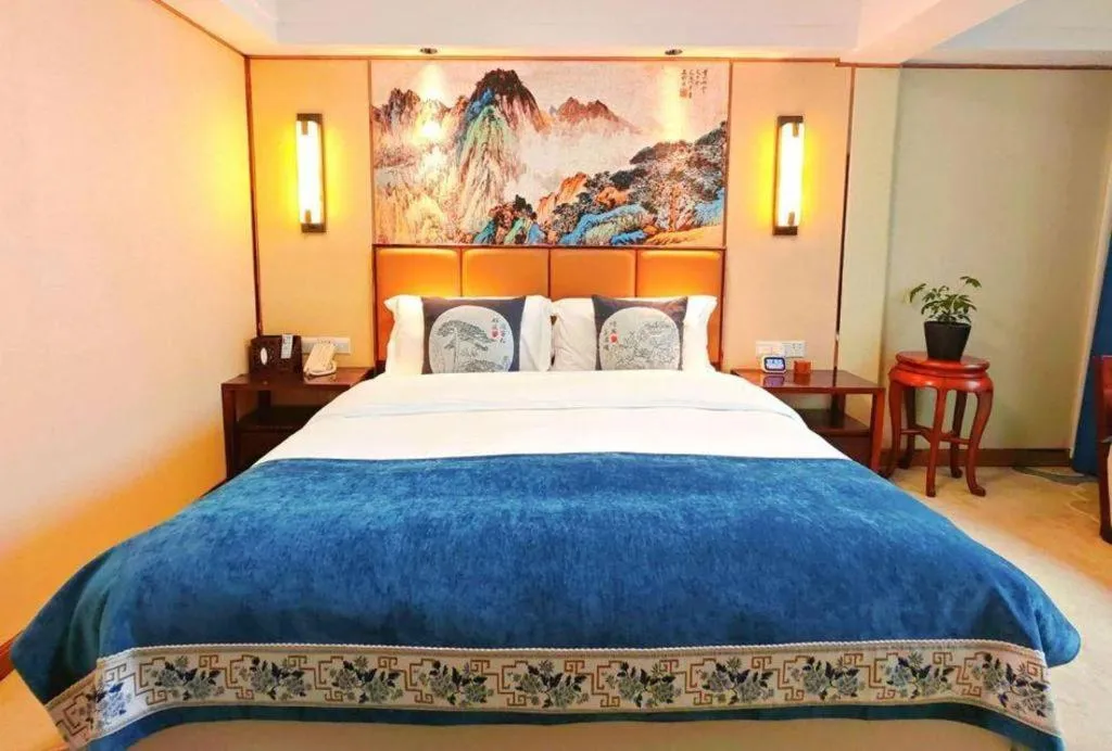 Bed in Huangshan Yupinglou Hotel