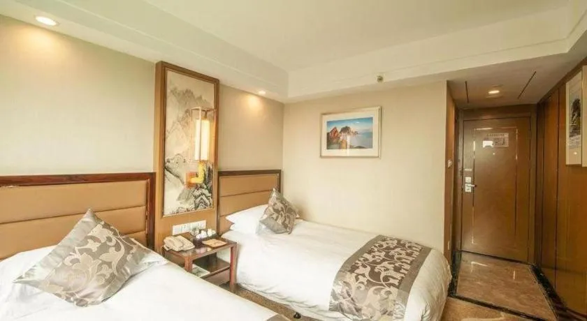 Bed in Huangshan Yupinglou Hotel