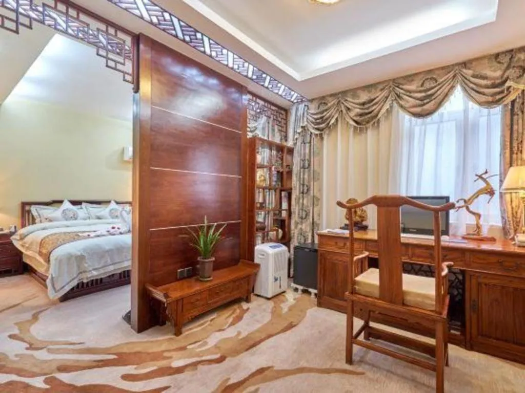 Bed in Huangshan Yupinglou Hotel