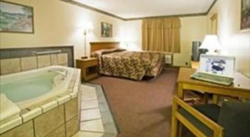 Bed in Americas Best Value Inn & Suites Thief River Falls