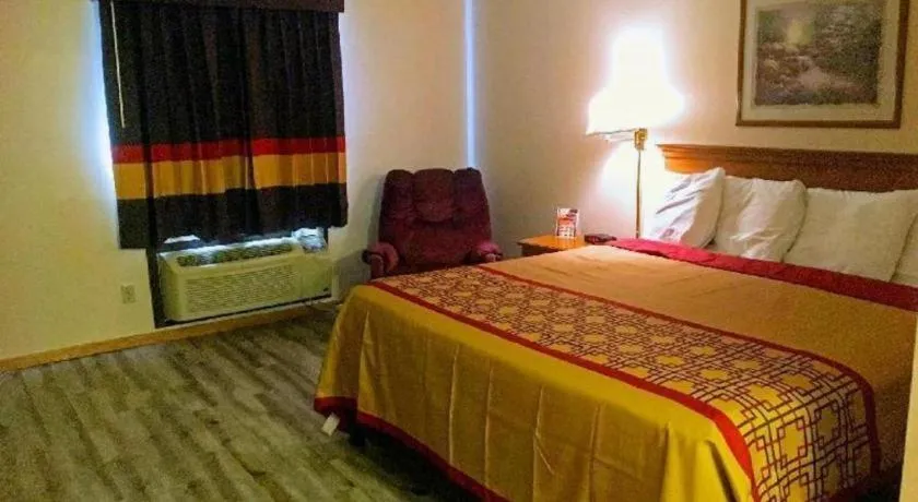 Bed in Americas Best Value Inn & Suites Thief River Falls