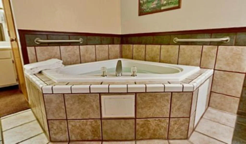 Americas Best Value Inn & Suites Thief River Falls