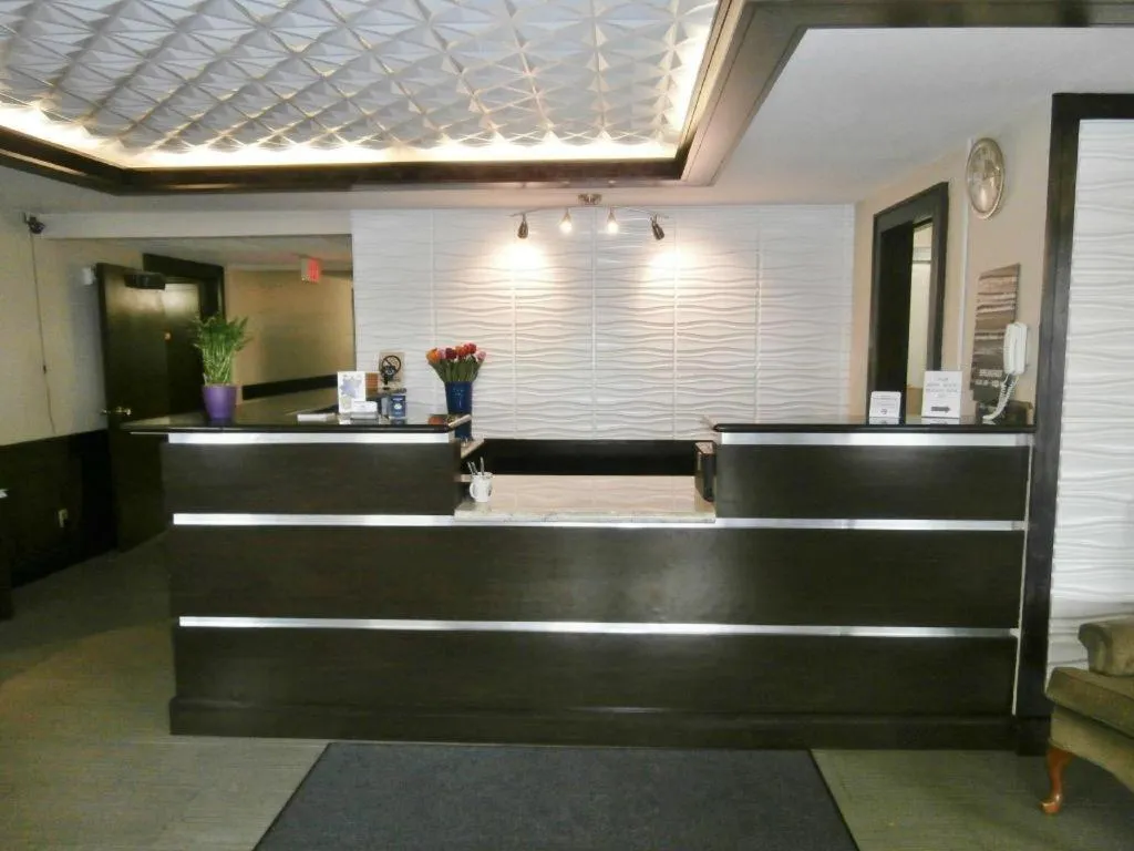 Americas Best Value Inn & Suites Thief River Falls