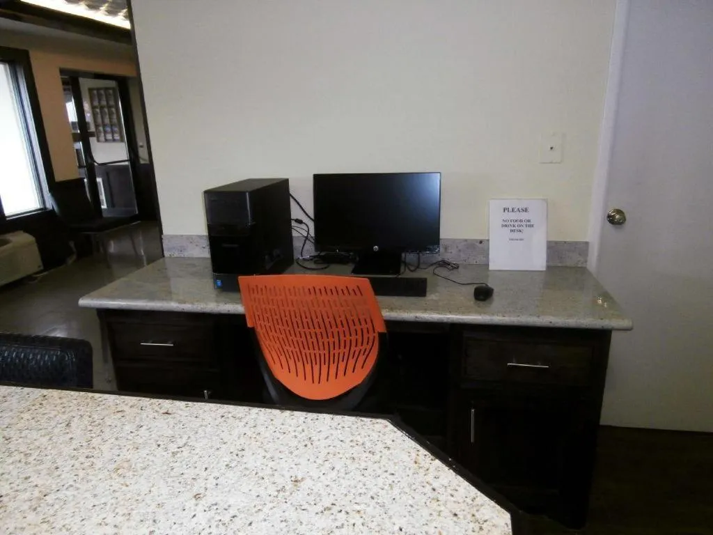 Americas Best Value Inn & Suites Thief River Falls