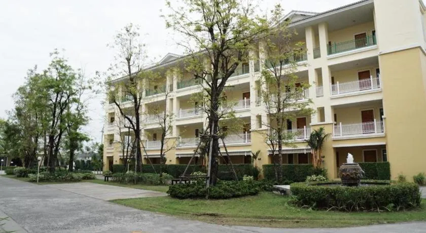 The One Residence Hotel