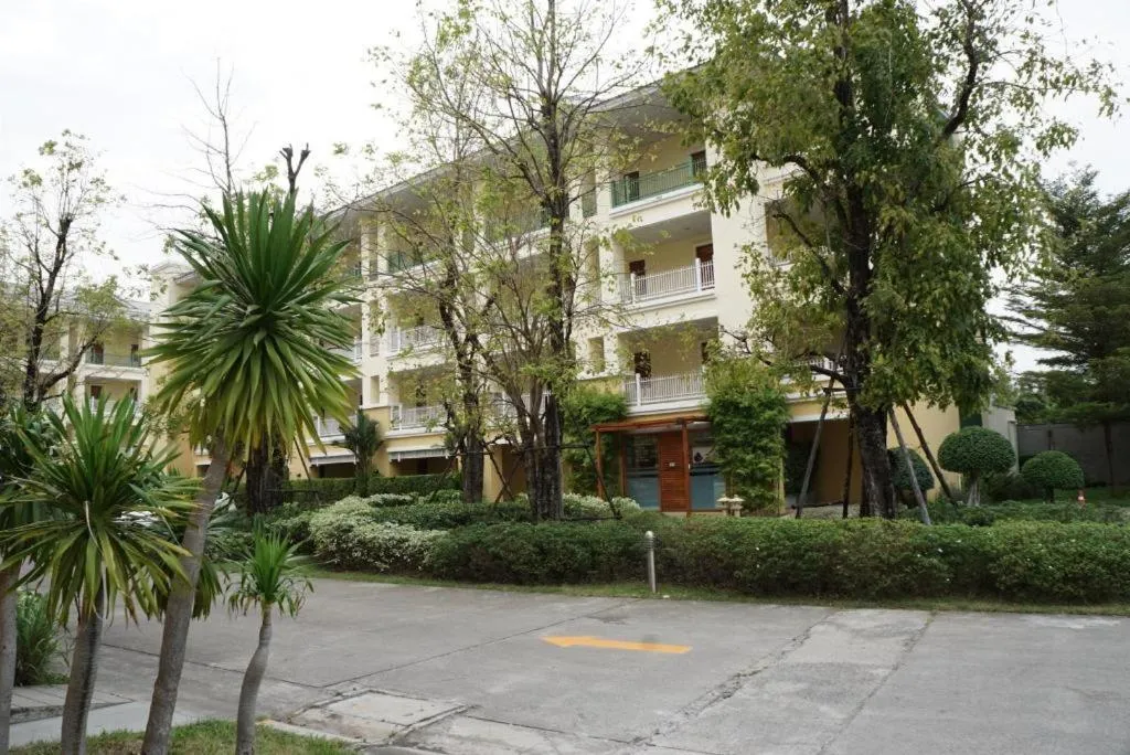 The One Residence Hotel