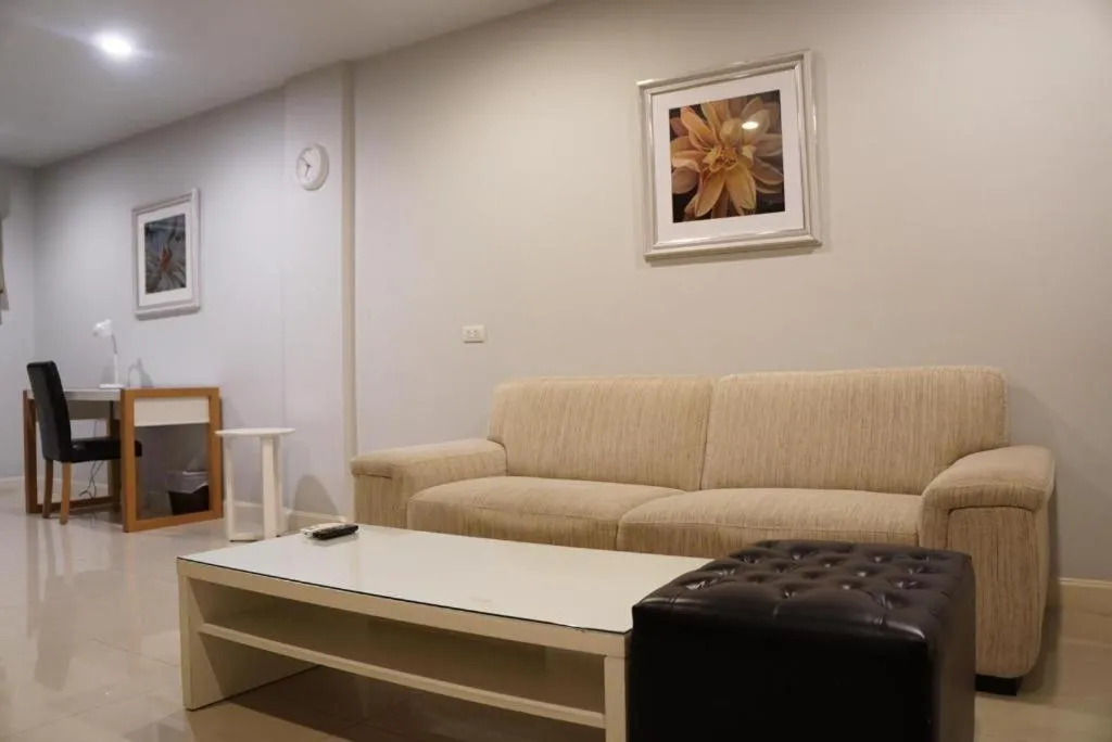 The One Residence Hotel