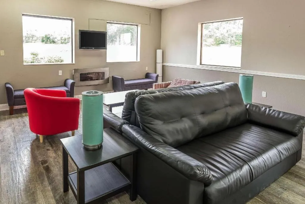 Suburban Studios Mason Hwy 42