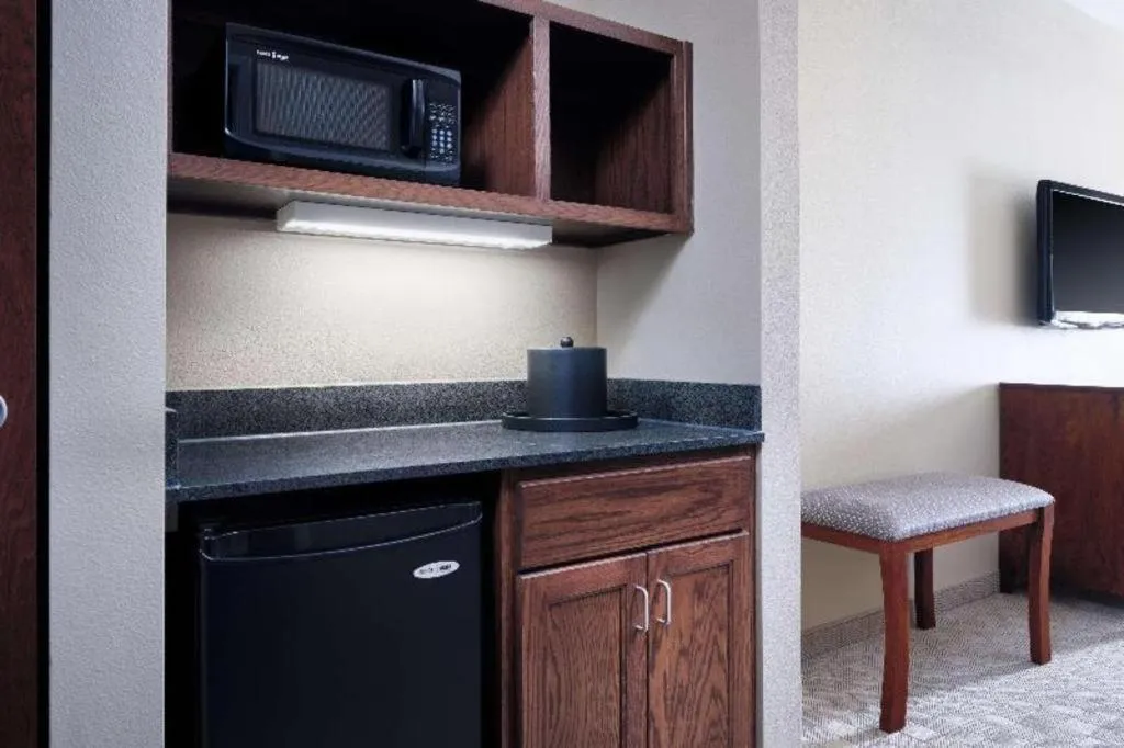 Green Mill Village Hotel & Suites, BW Signature Collection