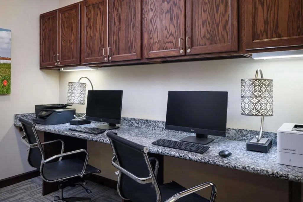 Green Mill Village Hotel & Suites, BW Signature Collection