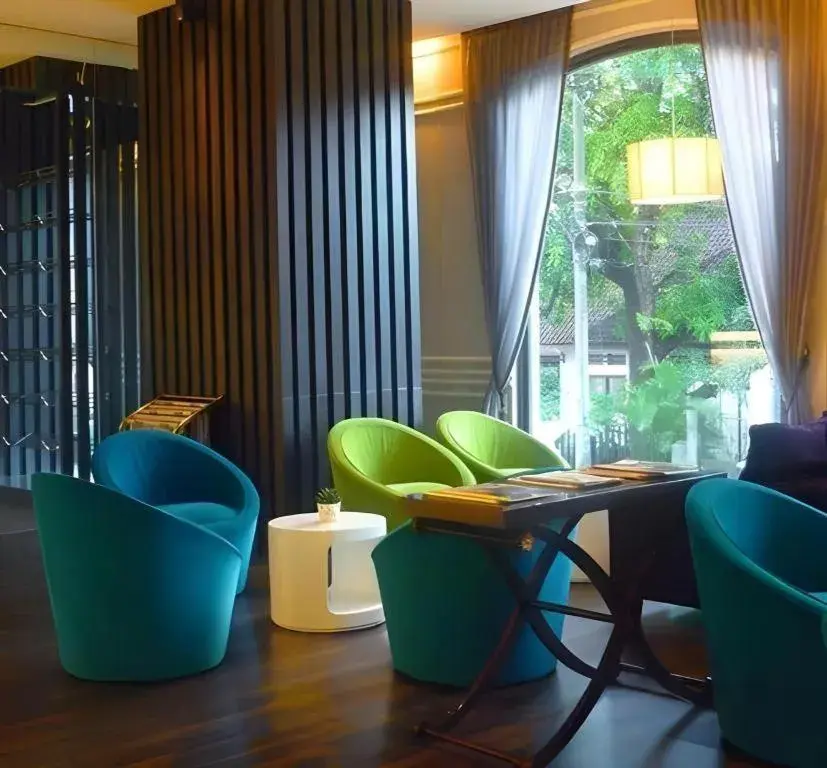 M - Regency Hotel M - Regency Hotel