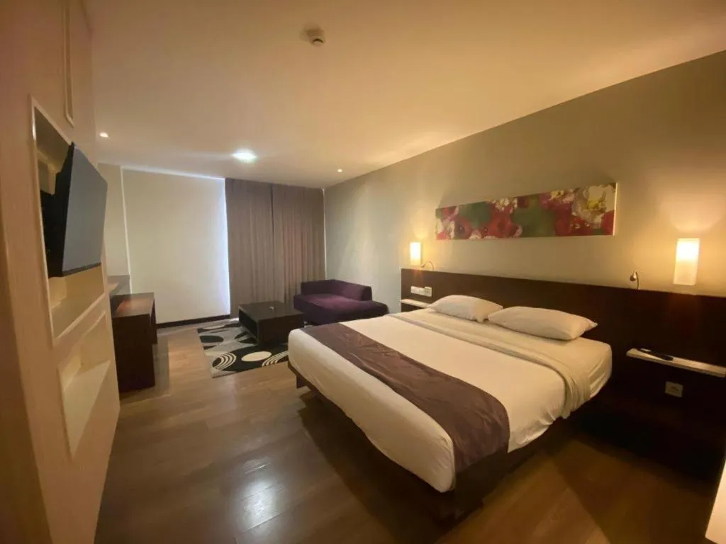 Bed in M - Regency Hotel