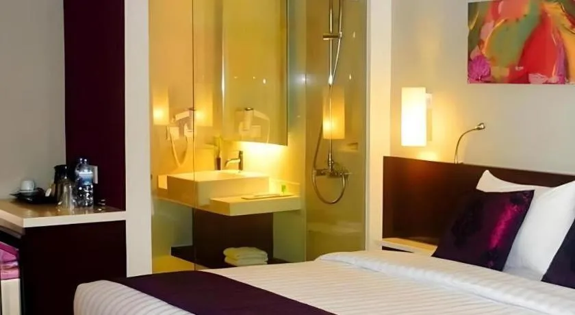 Bed in M - Regency Hotel