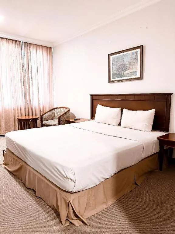 Bed in M - Regency Hotel