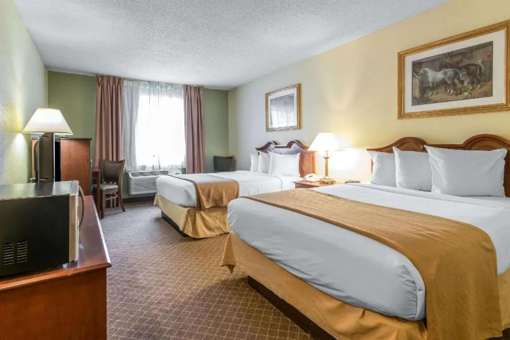 Bed in Quality Inn Danville