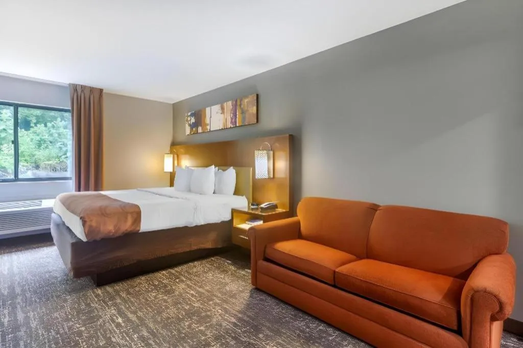 Bed in Quality Inn Danville