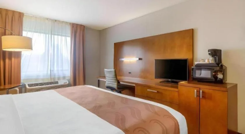 Bed in Quality Inn Danville