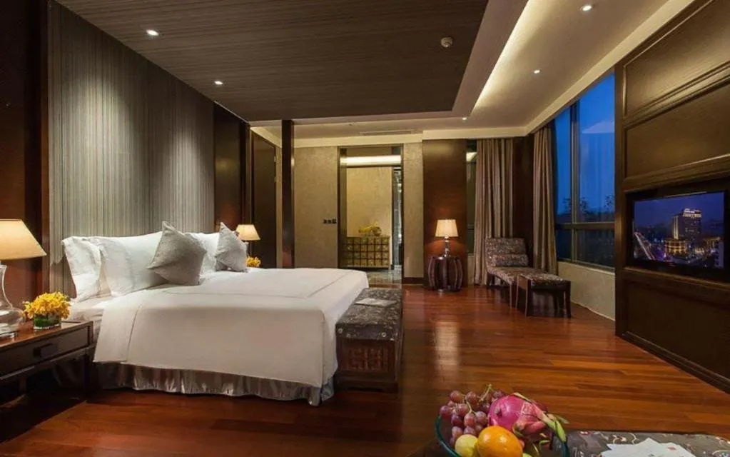 Bed in Grand Skylight International Hotel Guiyang