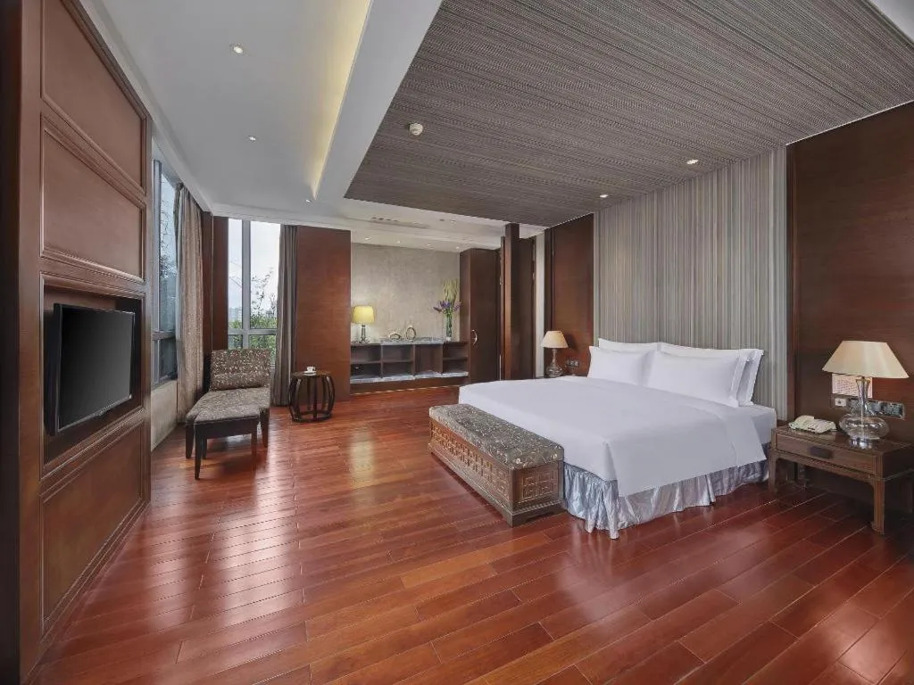 Bed in Grand Skylight International Hotel Guiyang