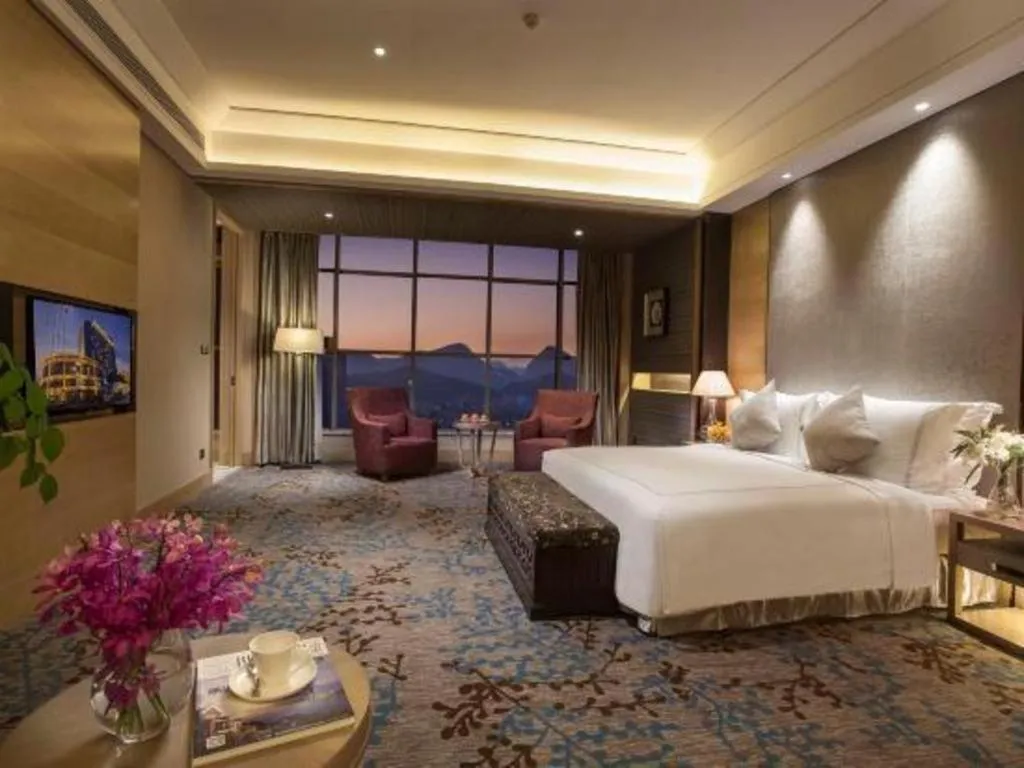 Bed in Grand Skylight International Hotel Guiyang