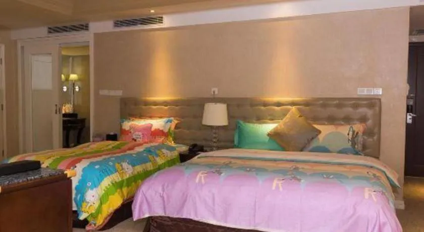 Bed in Dongfang Jianguo Hotel Wuhan