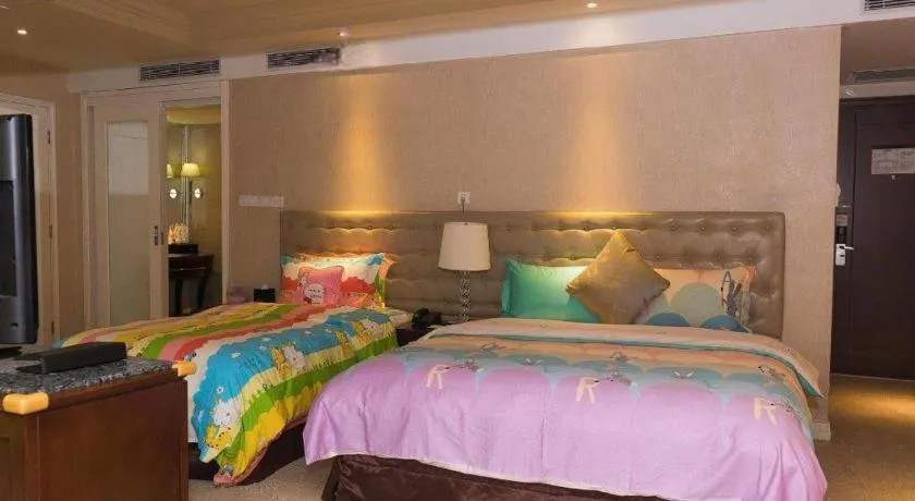 Bed in Dongfang Jianguo Hotel Wuhan