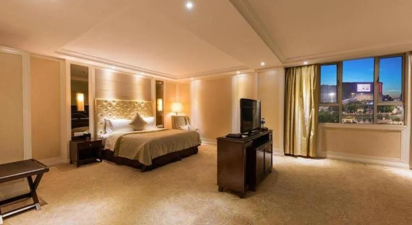 Bed in Dongfang Jianguo Hotel Wuhan