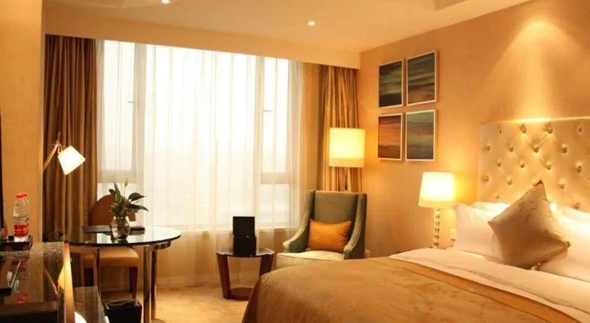 Bed in Dongfang Jianguo Hotel Wuhan