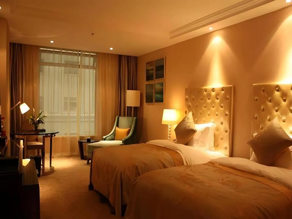 Bed in Dongfang Jianguo Hotel Wuhan