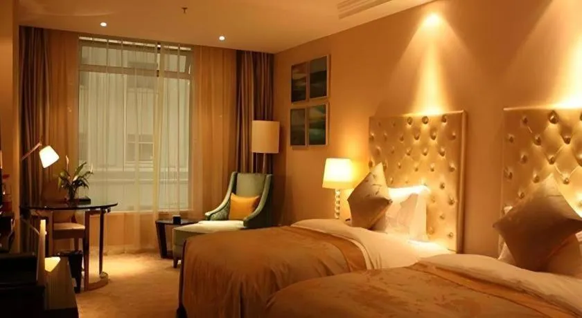 Bed in Dongfang Jianguo Hotel Wuhan