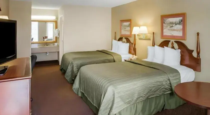 Bed in Quality Inn Reidsville Hwy 29 Bed in Quality Inn Reidsville Hwy 29