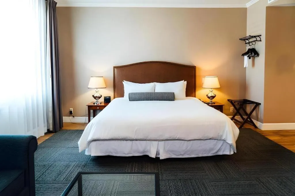 Bed in Hotel Normandie Los Angeles