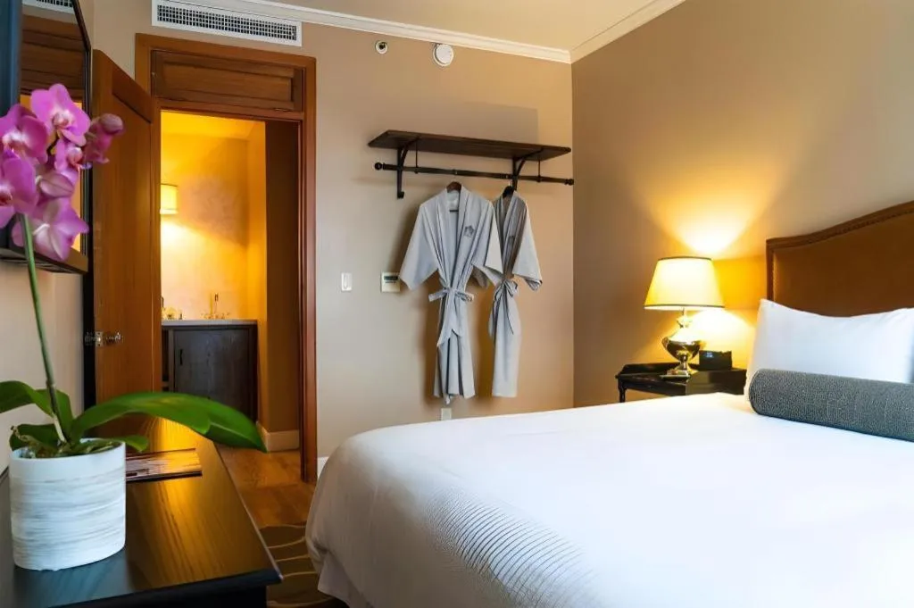 Bed in Hotel Normandie Los Angeles