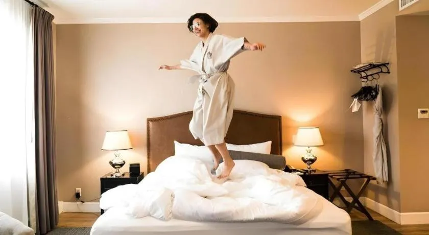 Bed in Hotel Normandie Los Angeles