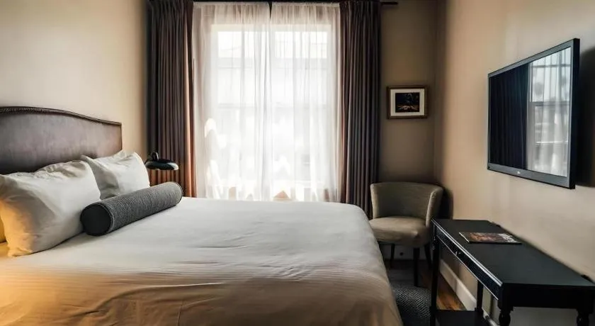 Bed in Hotel Normandie Los Angeles