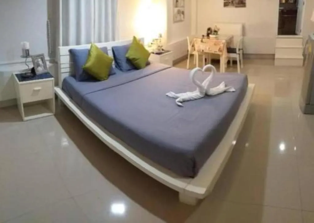 Bed in Chic Hotel Suratthani