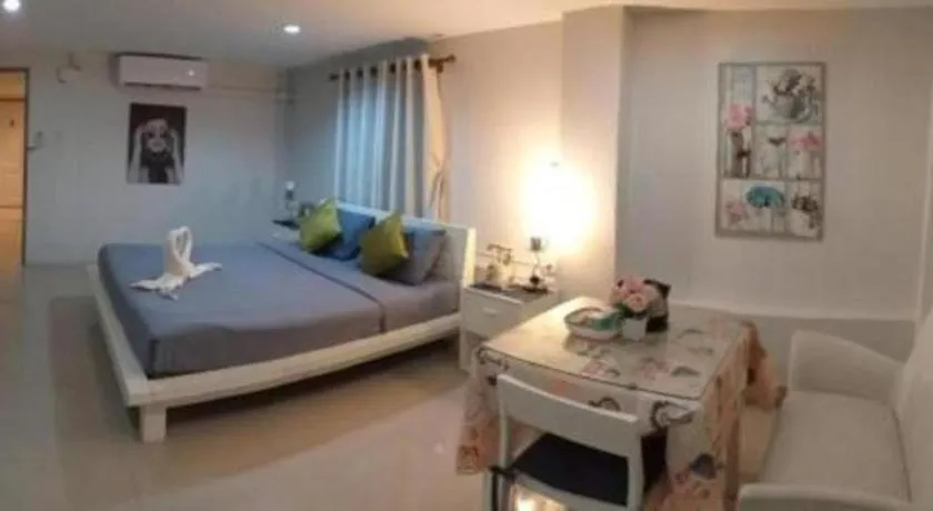 Bed in Chic Hotel Suratthani