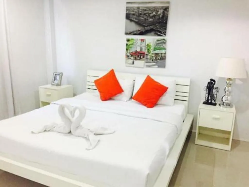 Bed in Chic Hotel Suratthani