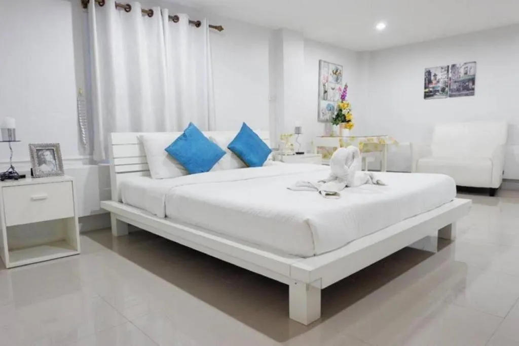 Bed in Chic Hotel Suratthani