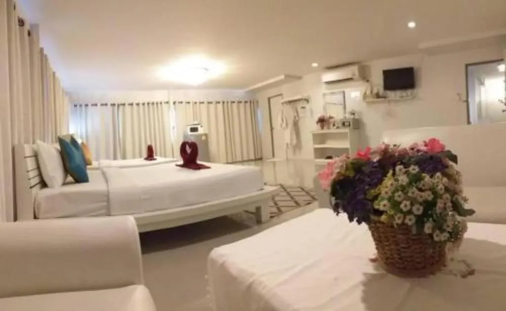 Bed in Chic Hotel Suratthani