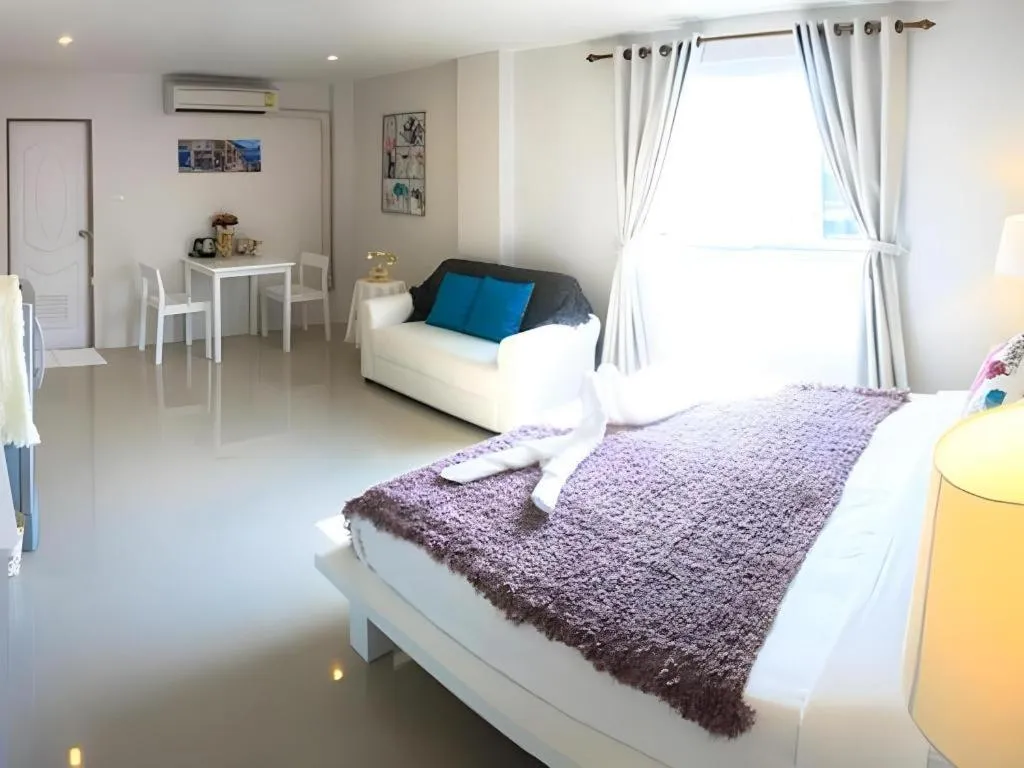 Bed in Chic Hotel Suratthani