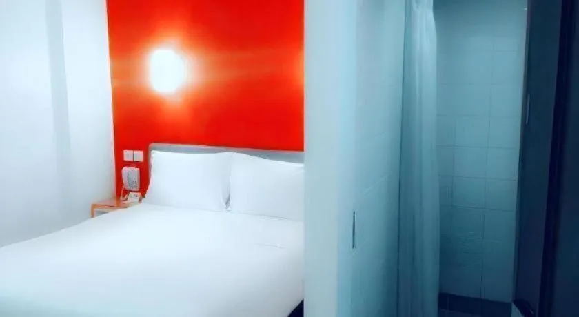 Bed in Amaris Hotel Panglima Polim 1