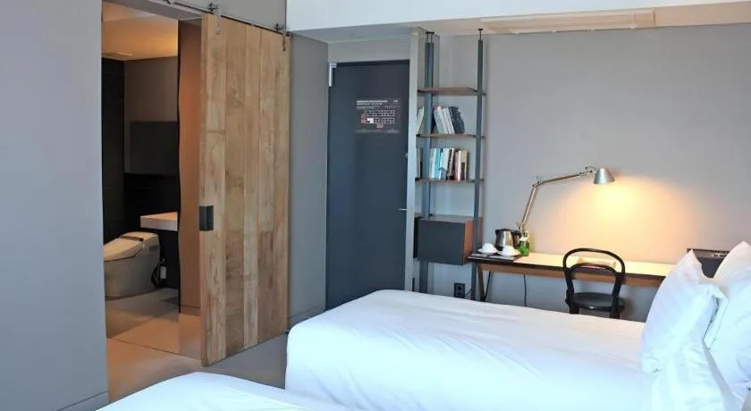 Bed in Everrich Hotel