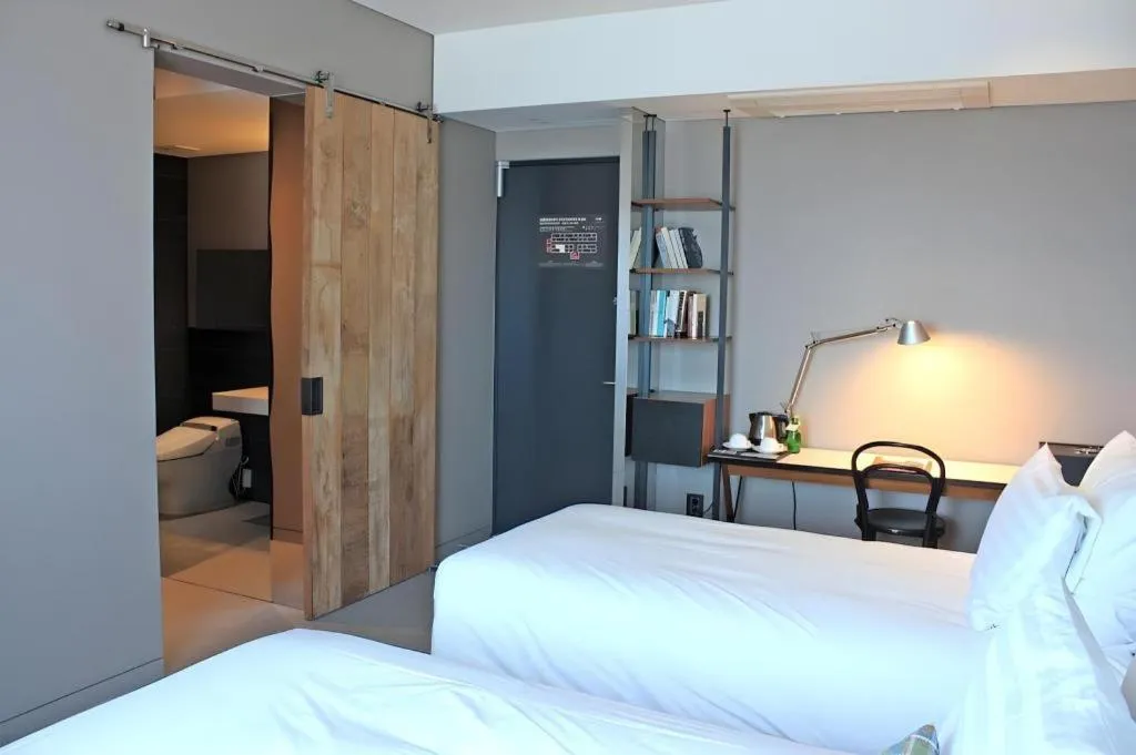 Bed in Everrich Hotel